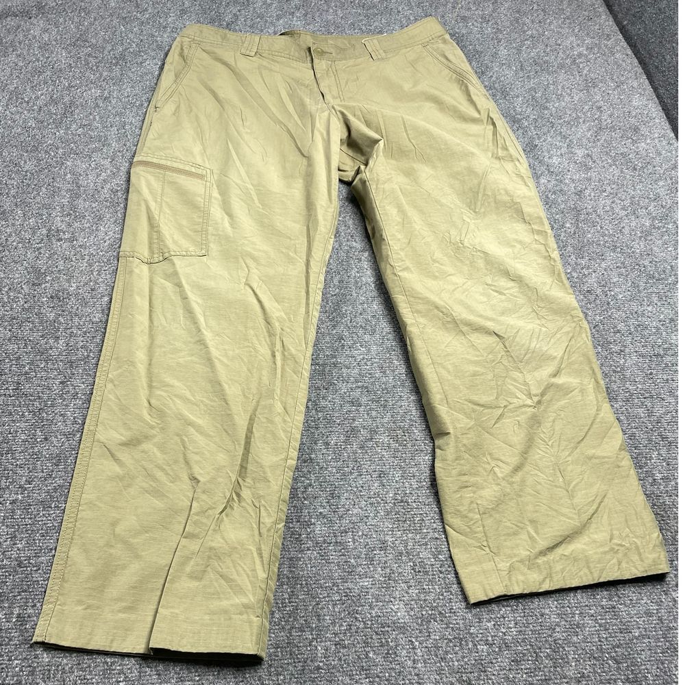 Columbia Men's Beige Cargo Pants with Button Closure Size 38x30