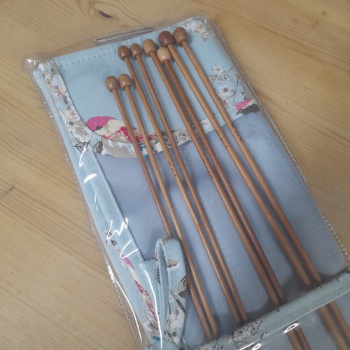 Dunelm Beautiful Birds Filled Bamboo Knitting Pin Roll Brand New - Picture 5 of 6