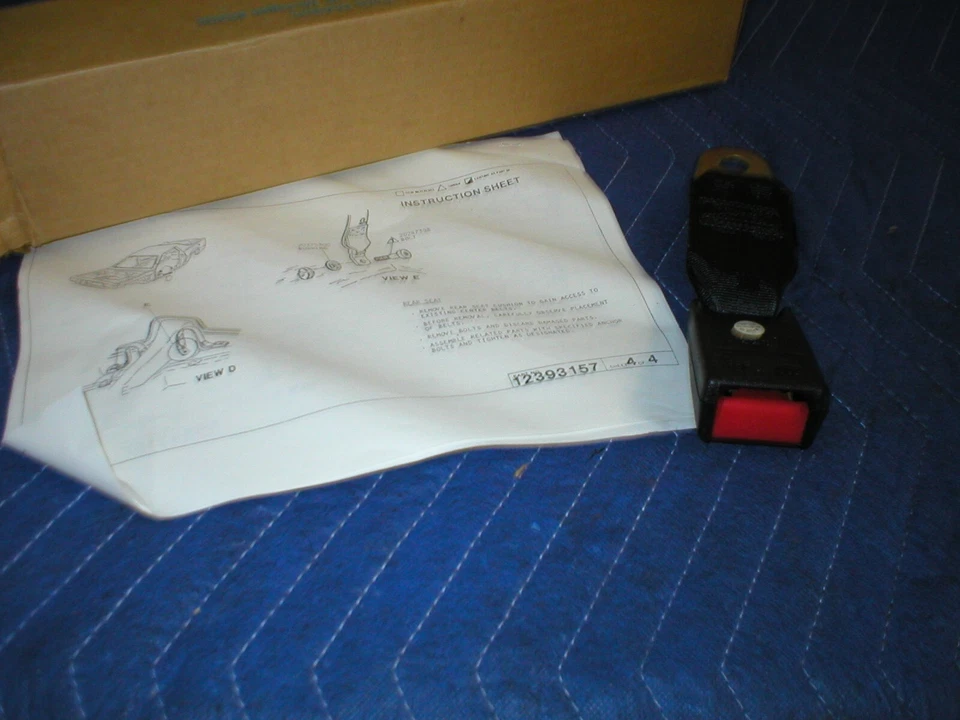 Camaro Firebird 1982-92 NEGRO CINTURÓN DE SEGURIDAD TRASERO HEBILLA RECEPTOR NOS GM 88 89 90 91 Foto 3 de 3