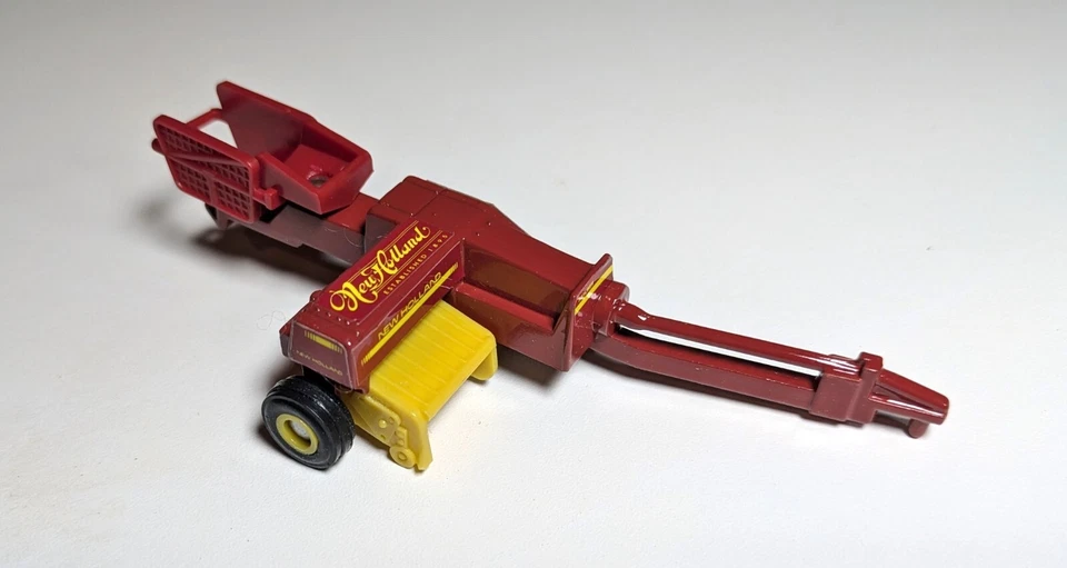 New Holland 100th Anniversary Hay Baler, 1:64, New in box - Image 3 of 4