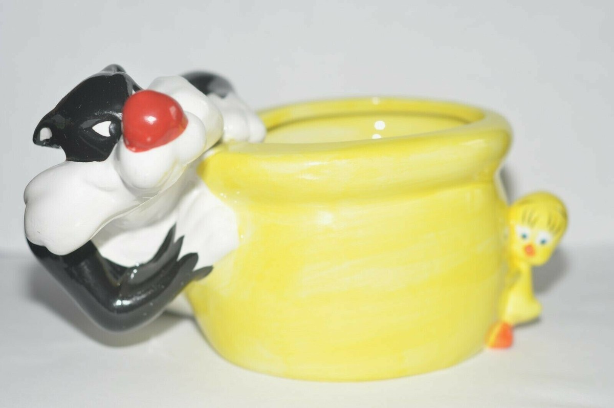 Vintage Warner Bros Looney Tunes Sylvester and Tweety planter/pen