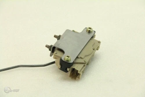 Atuador abridor de porta traseira Nissan 350Z 03-08 90550-CD000, A935, FABRICANTE DE EQUIPAMENTO ORIGINAL, 200 - Imagem 3 de 4