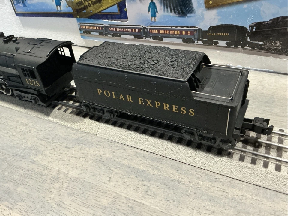 Lionel Polar Express Berkshire Jr #6-28649 Locomotive & Air Whistle Tender #1225 - Image 3 of 4