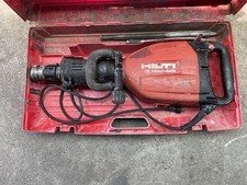 Hilti  TE 1500-AVR Demolition Hammer w/2 Chisels 120v