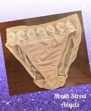 VINTAGE WACOAL 84132 PRETTY  POLISHED EMBROIDERED HICUT BRIEF PANTIES MEDIUM
