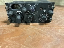 VINTAGE AIRCRAFT COMPASS CONTROL INSTRUMENT MAN CAVE MEMORABILIA COLLECTION 