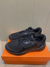 Image of Nike revolution Unisex Black Lace Up Trainers Size 1 Junior BNWT