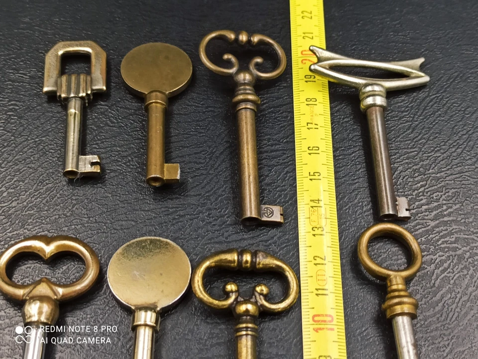 VINTAGE,Lot 11 anciennes clés,clef de meuble,commode,Buffet,placard,serrure,key - Photo 4/4