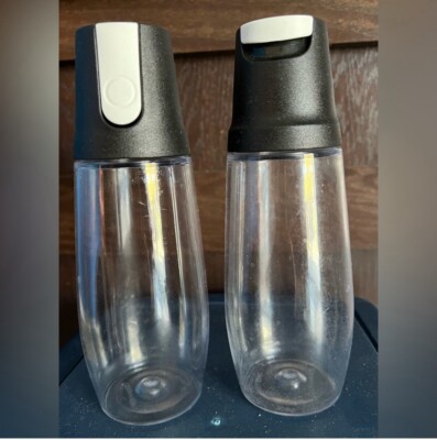 Tupperware TILT 'N SERVE Dispensers Oil and Vinegar Bottle Set of 2