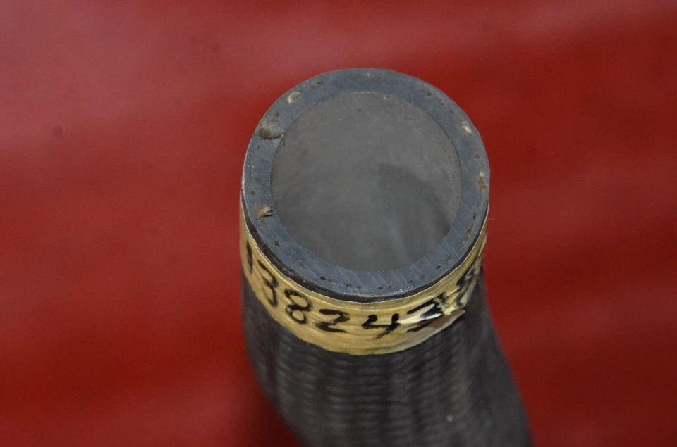 Manguera de radiador superior Buick Special Skylark Sportwagon 1964 nuevo de stock sin aire acondicionado OEM 1382435 Foto 3 de 4