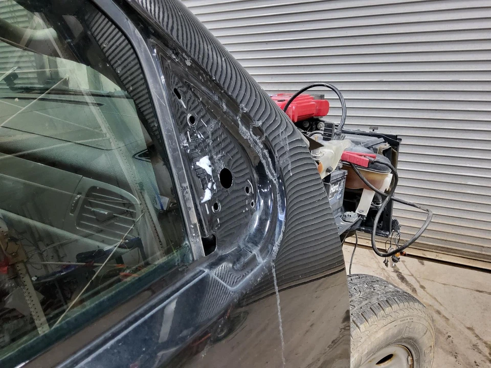 Espejo retrovisor interior delantero central usado se adapta a: Chevrolet Avalanche 1500 2011 Foto 3 de 4