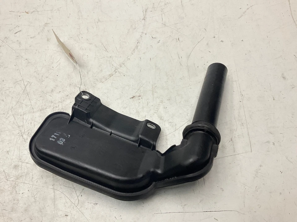 2009 AUDI Q5 верхний ветровое стекло омывателя резервуар наполнитель гриф OEM 8R0955452A - Изображение 2 из 4