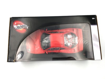 FERRARI F40, czerwony, 2/4, seria egzotyczna - 1:18 Hot