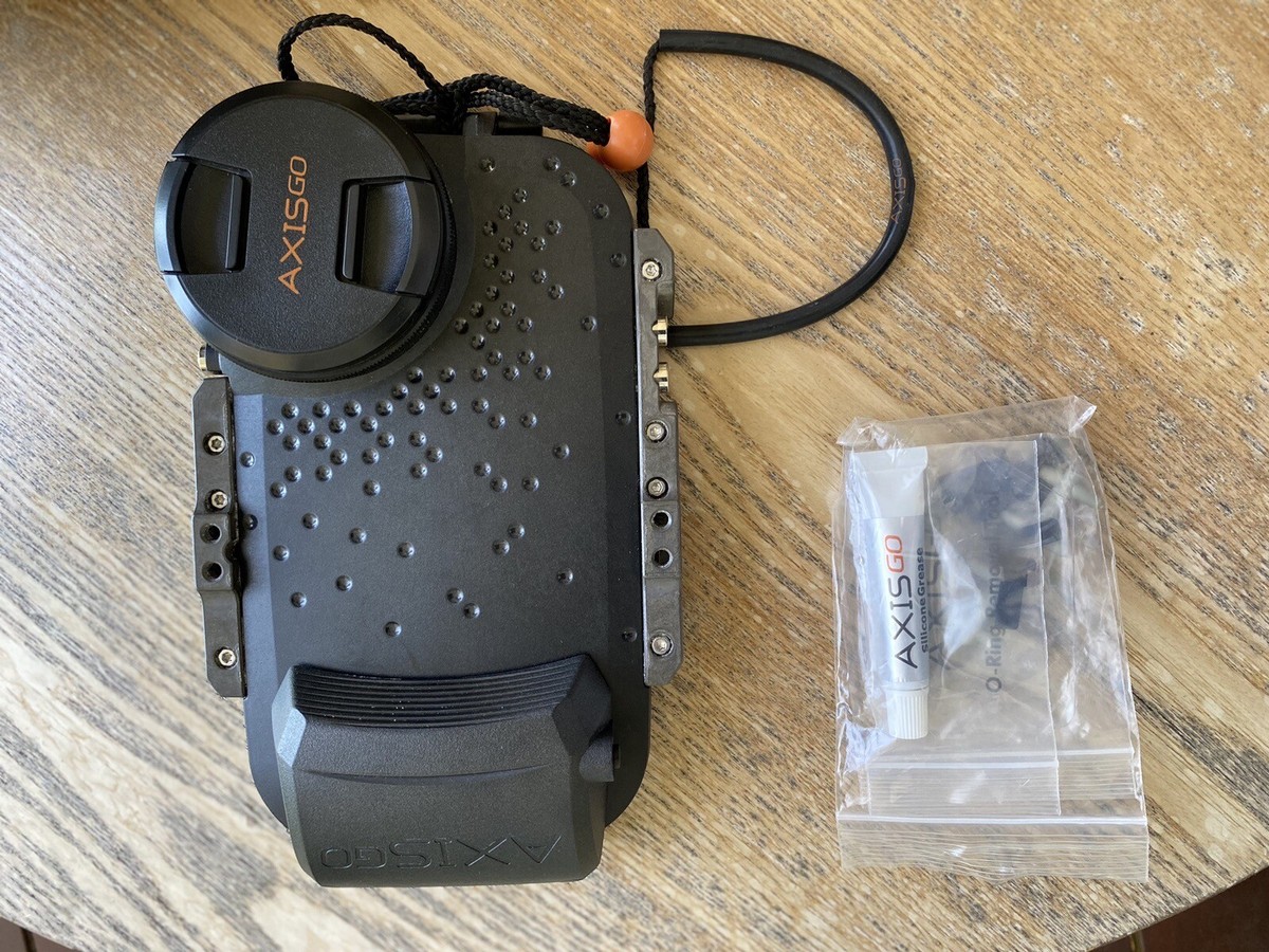 AxisGO XSMax/R underwater camera housing Excellent Condition used once - Main Image