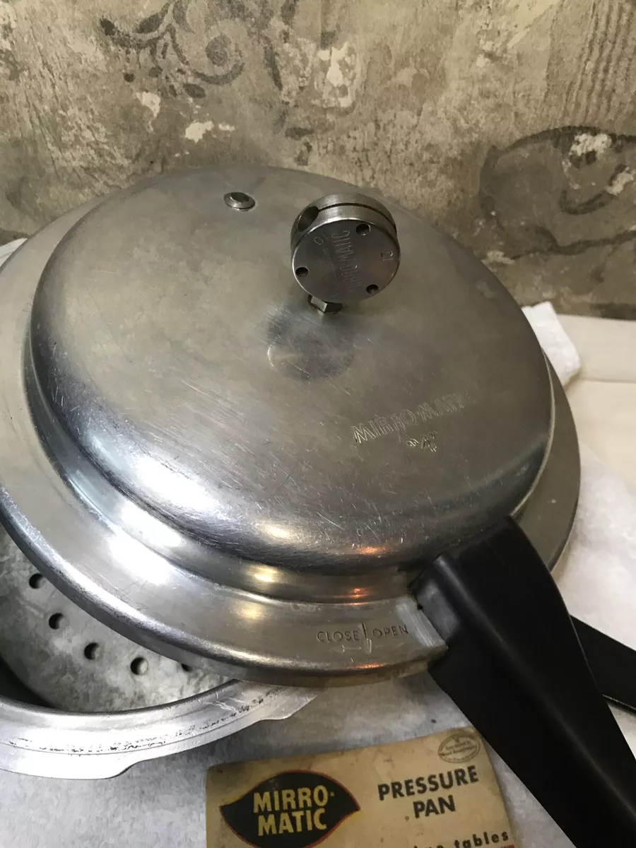 Vtg MIRRO MATIC Aluminum 4 Qt Pressure Cooker Canner Trivet Jigger