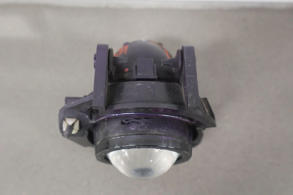 03-06 Chevy SSR dianteiro esquerdo do motorista (montado para-choque) lâmpada de neblina com moldura - Imagem 3 de 4