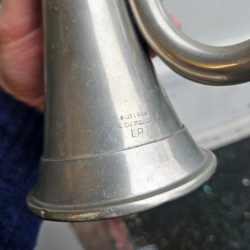 Corneta militar vintage Potter Aldershot - LP (tono bajo) - ejército británico - Imagen 2 de 4
