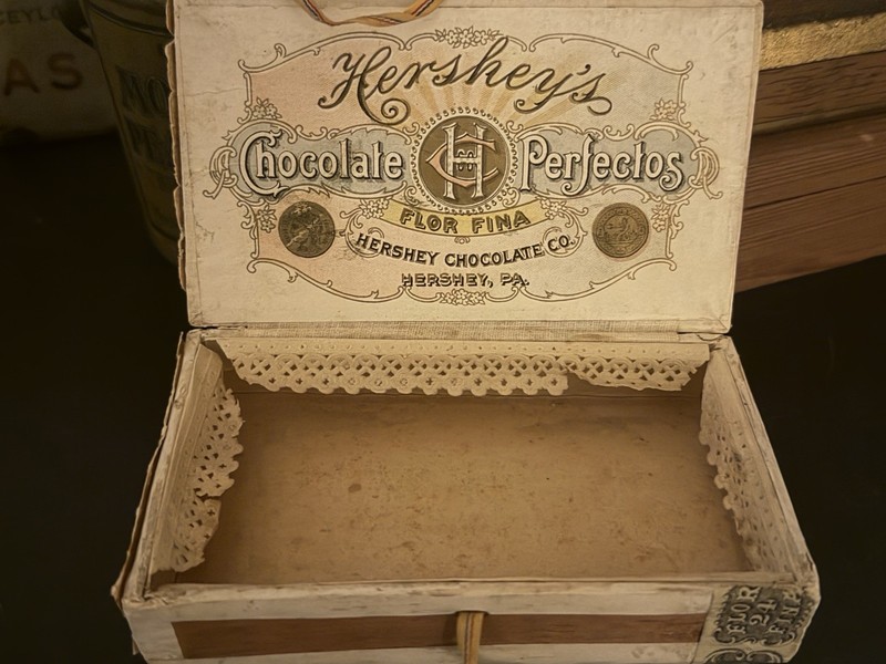 Early Hershey's Chocolate Perfectos Flor Fina Wooden Box RARE