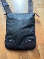 Hugo Boss echt Leder Umhängetasche in Braun 