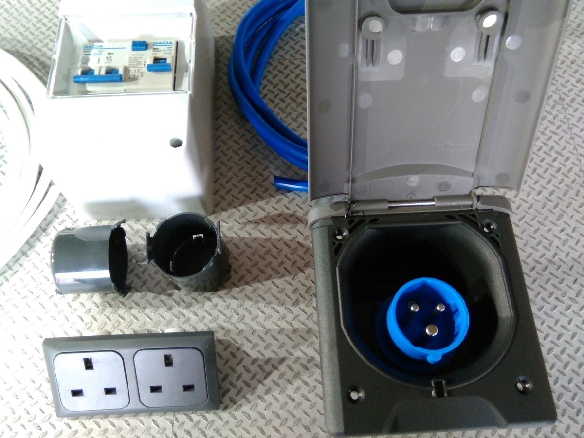 Rolec LSHU 16A Interlocked 3 Way Metered Caravan Hook Up Point Rolec LSHU 16A Interlocked 3 Way Metered Caravan Hook Up Point