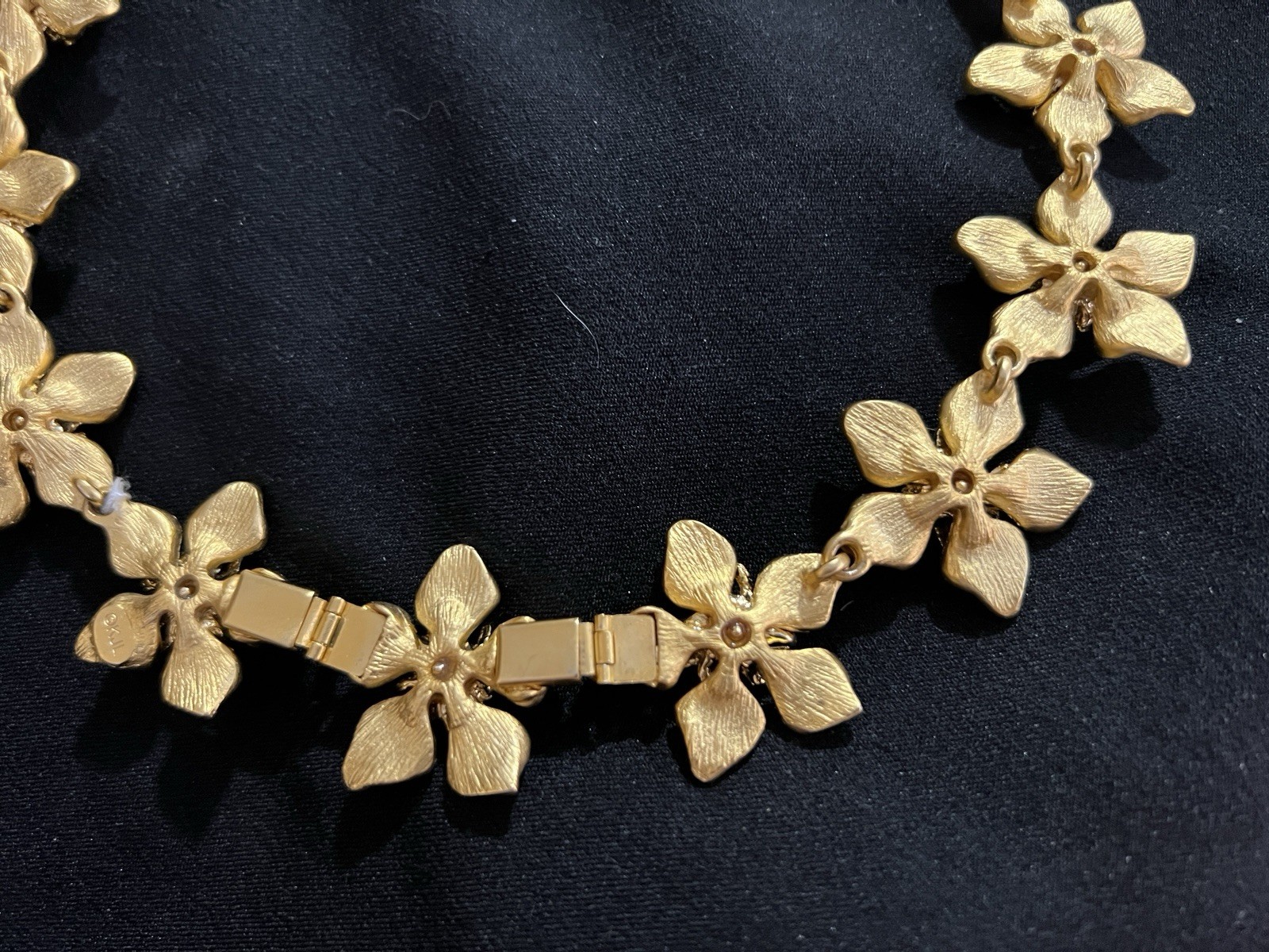 KENNETH JAY LANE DOGWOOD 22K GOLD PLATED LARGE NE… - image 9