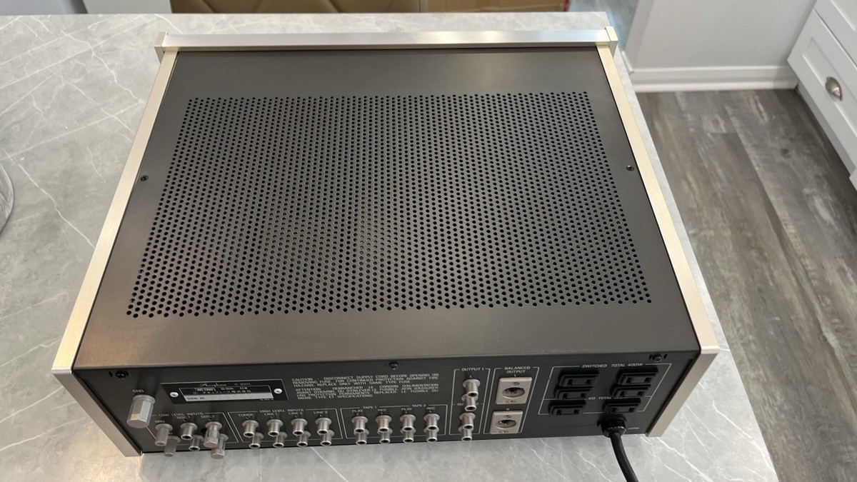 NEAR MINT PREAMP ACCUPHASE C-200L,FIT;P-250,C200,C-265,E-305 NEAR MINT PREAMP ACCUPHASE C-200L,FIT;P-250,C200,C-265,E-305