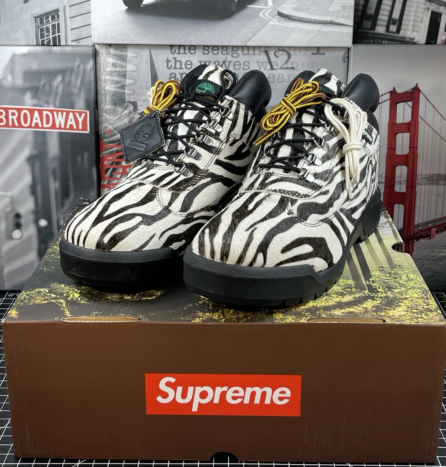 BOTTE HOMME TAILLE 11 US ~ SUPREME x TIMBERLAND THE FIELD ZEBRA NEUVE