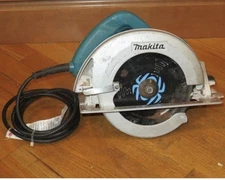 Makita 5007F 120vac 15-amp Corded 7-1/4" Circular Saw with LED & Used Blade