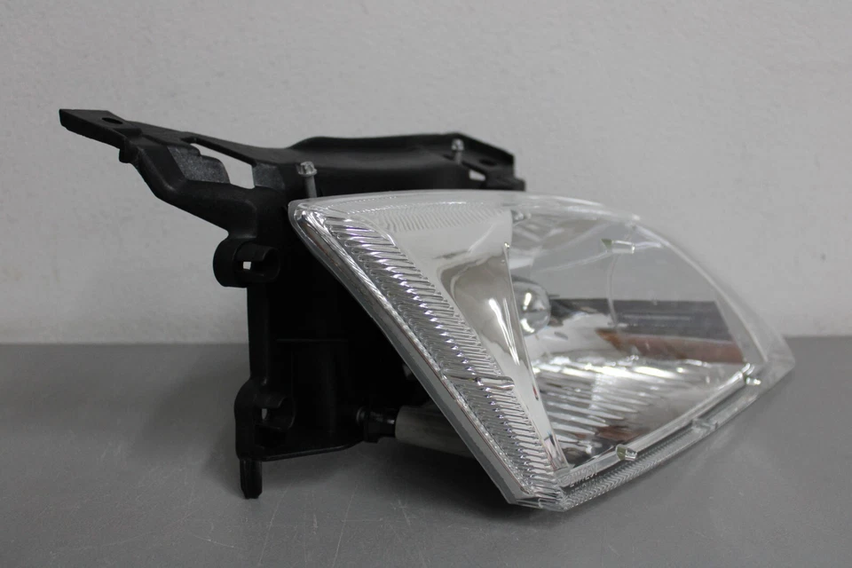 2000 2002 CHEVROLET CAVALIER RIGHT SIDE HEADLIGHT - Image 2 of 4