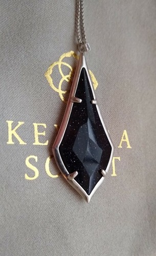 Kendra Scott Olivia Pendant Necklace 