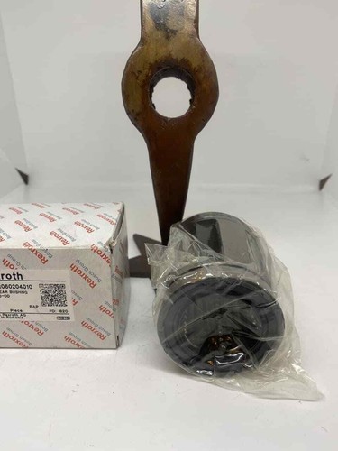 BOSCH REXROTH R060204010 Standard Steel Linear Bushing40X62X80 KBM-40-DD NEW OEM - Picture 3 of 3