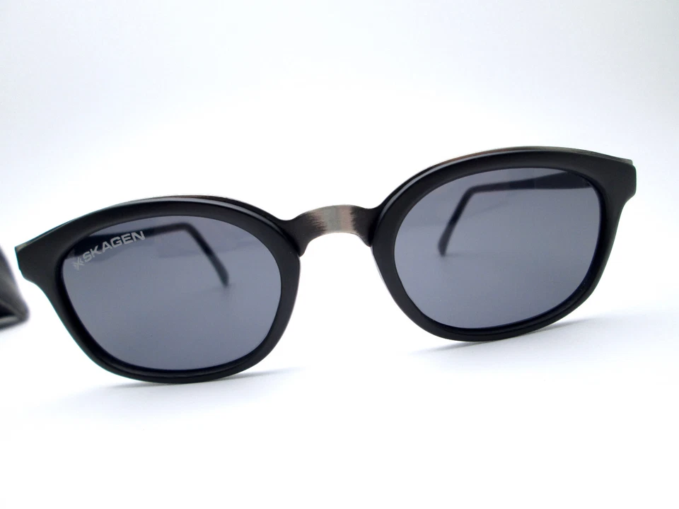 SKAGEN • Sombras • Gafas de sol 4-111 negro mate - plata cepillada / gris 3 + estuche Foto 2 de 4