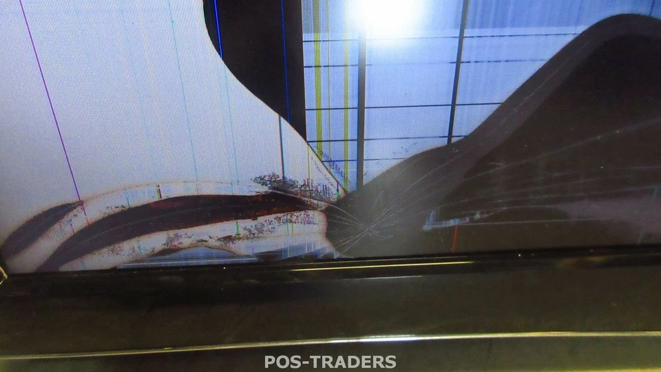 Sharp LC-52X20E - 52" Widescreen 1080P Full HD LCD TV Excl Remote CRACKED SCREEN - Bild 2 von 4