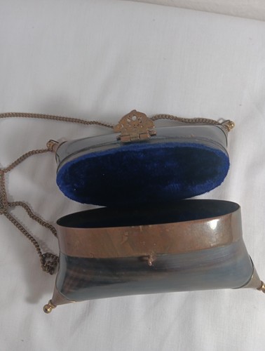 "Vintage Theatrical Clutch Bag – Authentic Animal Horn, Early 1900s" - Picture 10 of 12