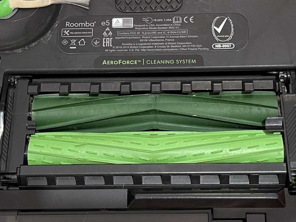 iRobot Roomba e5 Robot Vacuum Cleaner eBay