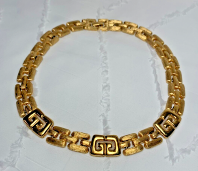 GIVENCHY Vintage 1980s Iconic Gold Logo GG & Textured Link GIVENCHY Vintage 1980s Iconic Gold Logo GG & Textured Link