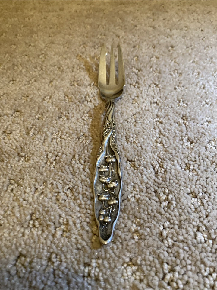 WHITING "LIRIO DEL VALLE" 1885 PLATA ESTERLINA TENEDOR PARA SERVIR sin monograma Foto 3 de 4