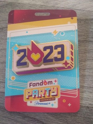2023 Fandom Party Enamel Lapel Pin NEW Gold Tone Pink Blue