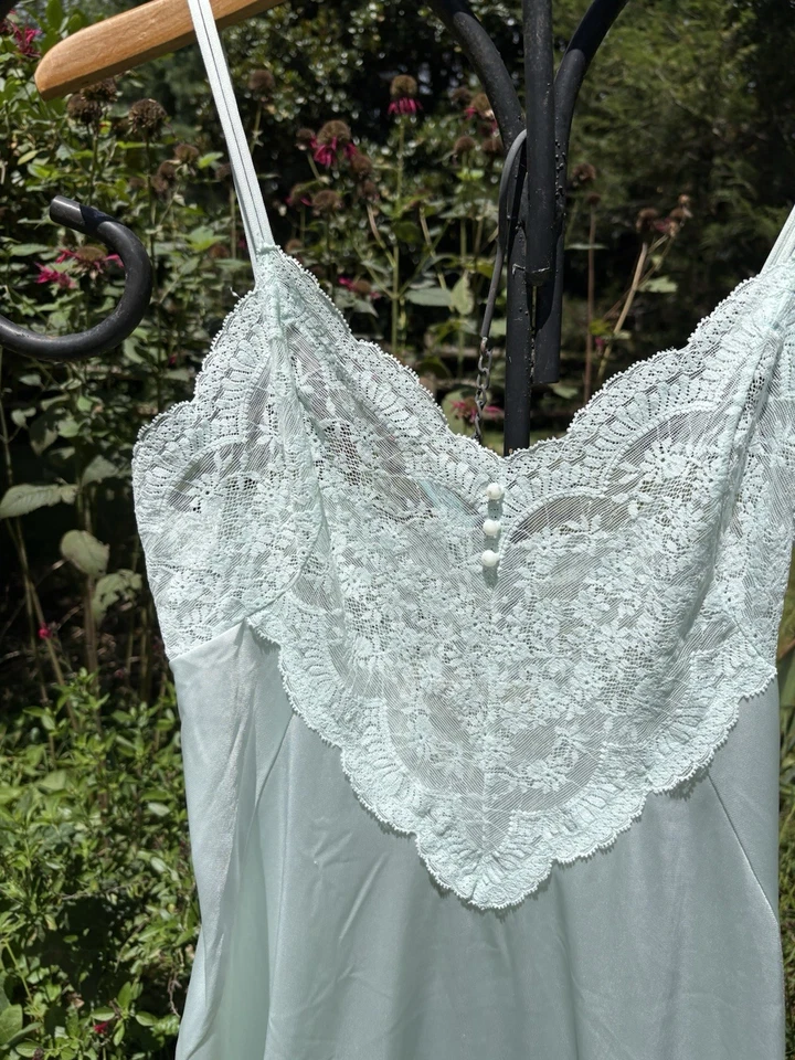 Vintage Baby Blue Long Satin Lace Gown Nightgown Intimates Size Medium - Image 4 of 4