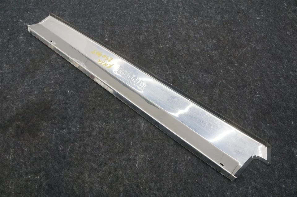 Peitoril da porta direita placa de chute tampa painel acabamento OEM 68146500 Ferrari 360 2001 - Imagem 3 de 4