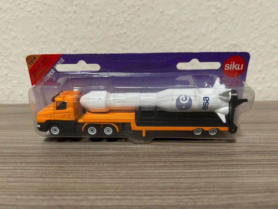 Siku Super 1614 Tieflader mit Rakete "ESA" - Bild 2 von 4