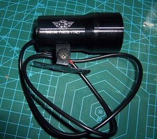 Jauge de tension voiture numérique 37mm diamètre - 12V - lentille fumée LED rouge - boîtier noir