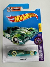 2016 Hot Wheels FORMUL8R #48 green - HW Glow Wheels 1:64 Track Stars DHP74 A113