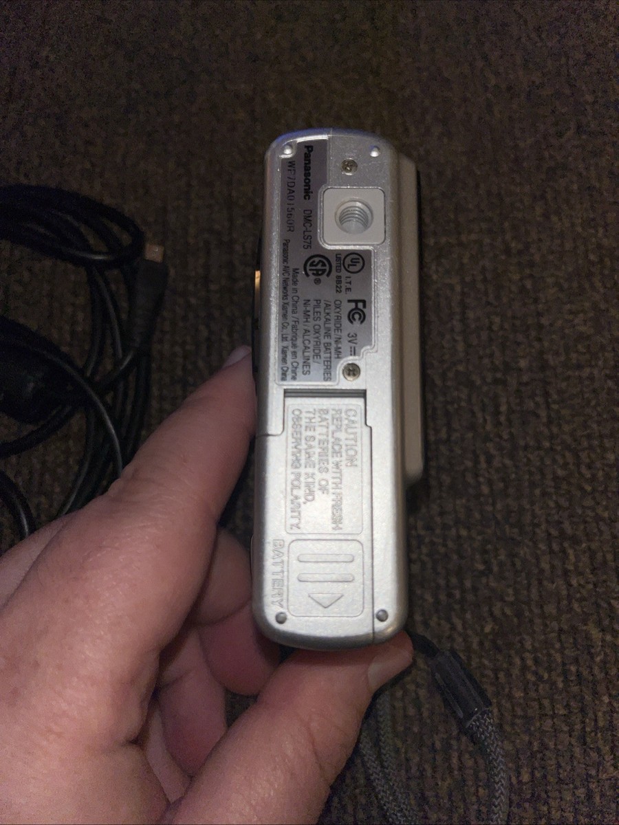 Panasonic LUMIX DMC-LS75 7.2MP Digital Camera Silver Vintage