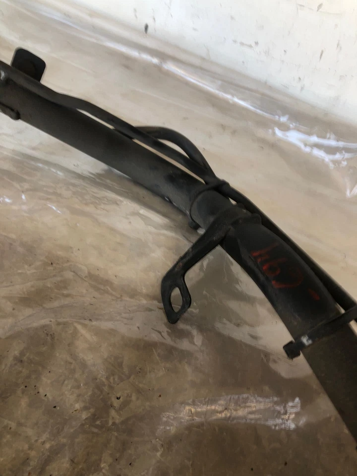 Conjunto de tubo de cuello de llenado de combustible Ford Fusion Sel 2010-2012 AE5Z-9034-L sedán OEM Foto 3 de 4