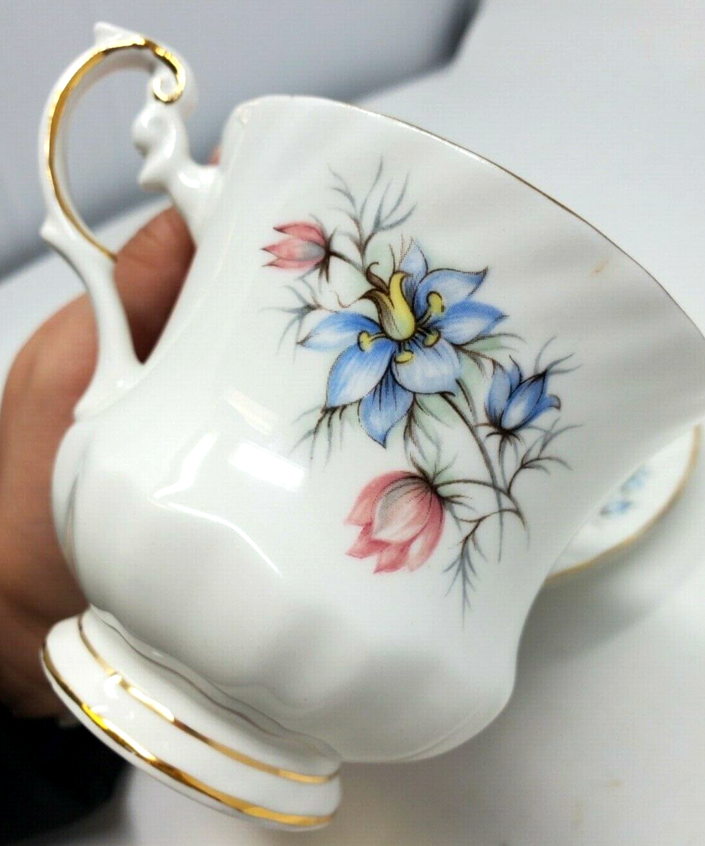 送・関税負担なし◆RIXO◆リオの花柄フリルガウン VTG QUEEN'S Fine Bone China Rosina Co Blue Floral Teacup and