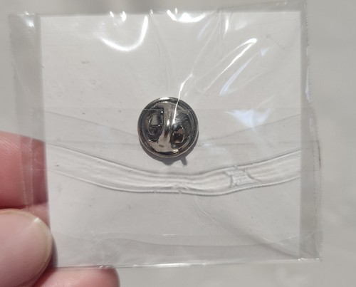 NEW Paramore Pink Logo Enamel Pin - Picture 2 of 2