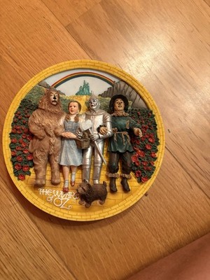 Enesco 1995 The Wizard of Oz Wall Plaque 3D Plate ''We're Off To See the Wizard''