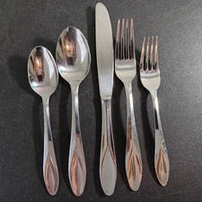 5 Piece Hampton Silversmiths Stainless Steel "Diadem" Place Setting