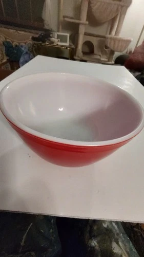 Pyrex Vintage Mixing Nesting Bowl #402 Red